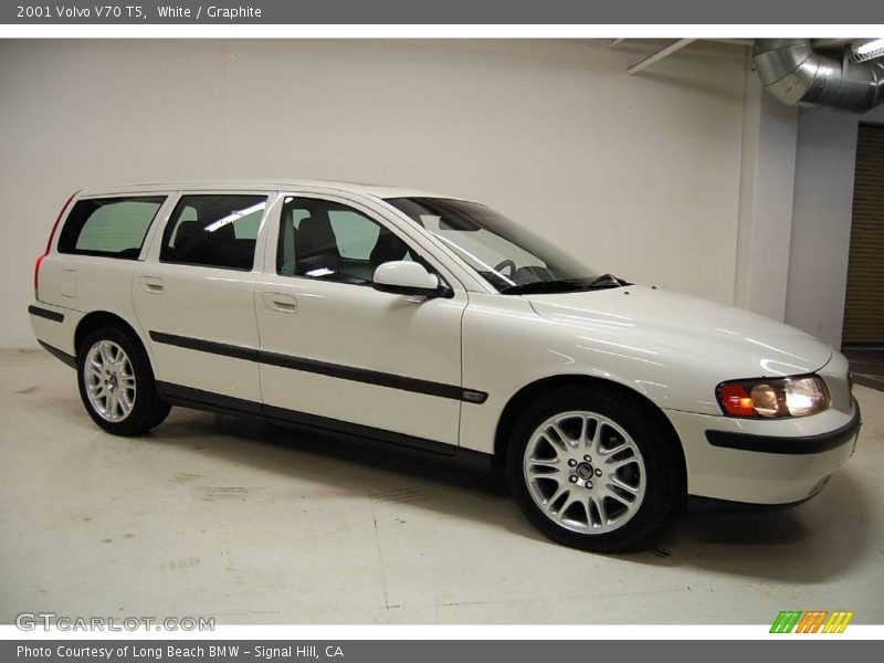 White / Graphite 2001 Volvo V70 T5