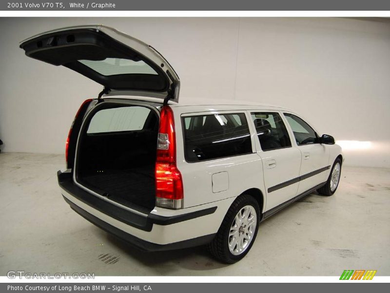 White / Graphite 2001 Volvo V70 T5