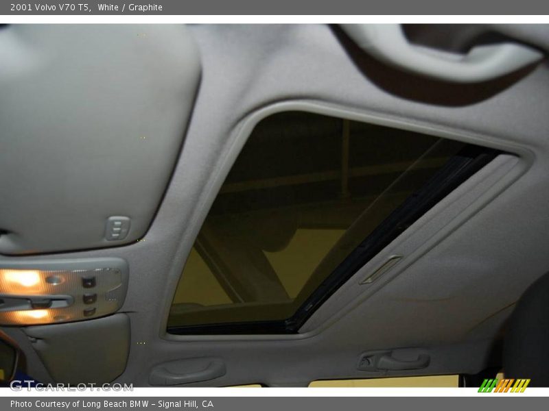 White / Graphite 2001 Volvo V70 T5