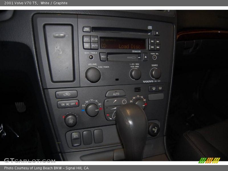 White / Graphite 2001 Volvo V70 T5