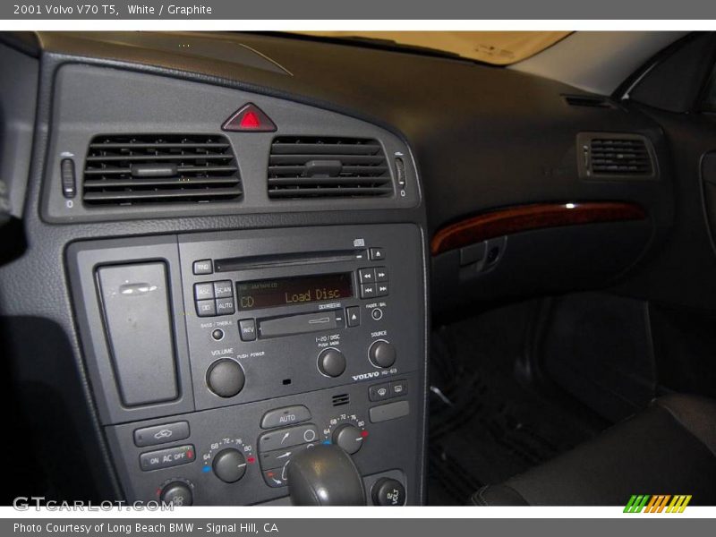 White / Graphite 2001 Volvo V70 T5