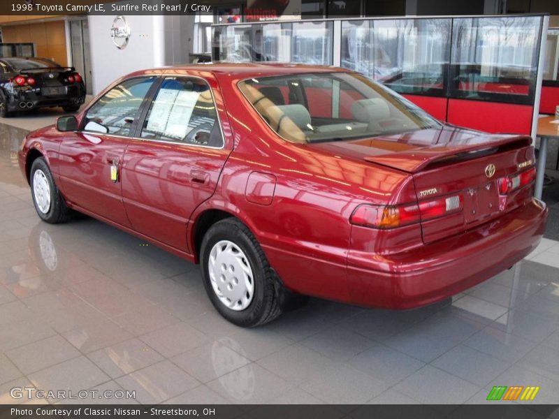 Sunfire Red Pearl / Gray 1998 Toyota Camry LE