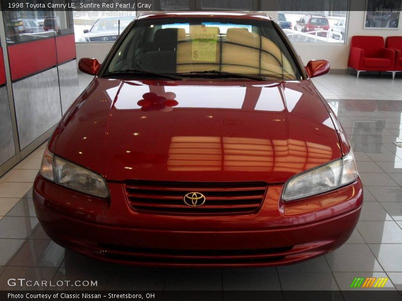 Sunfire Red Pearl / Gray 1998 Toyota Camry LE