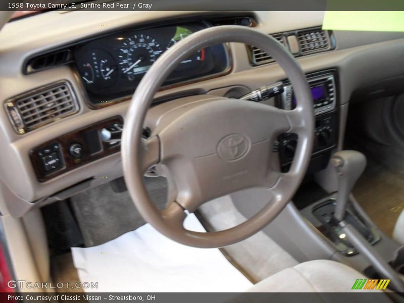 Sunfire Red Pearl / Gray 1998 Toyota Camry LE