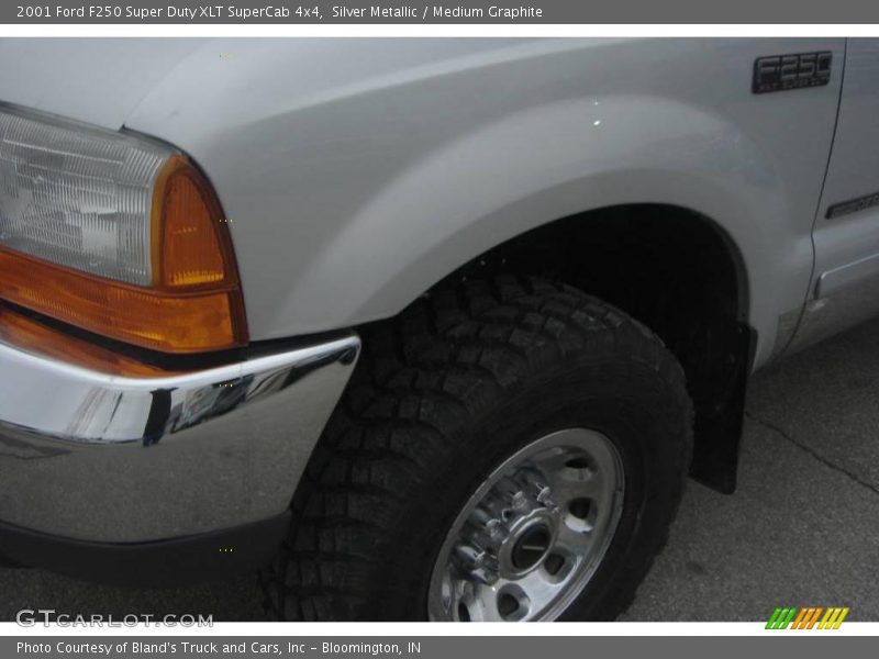 Silver Metallic / Medium Graphite 2001 Ford F250 Super Duty XLT SuperCab 4x4