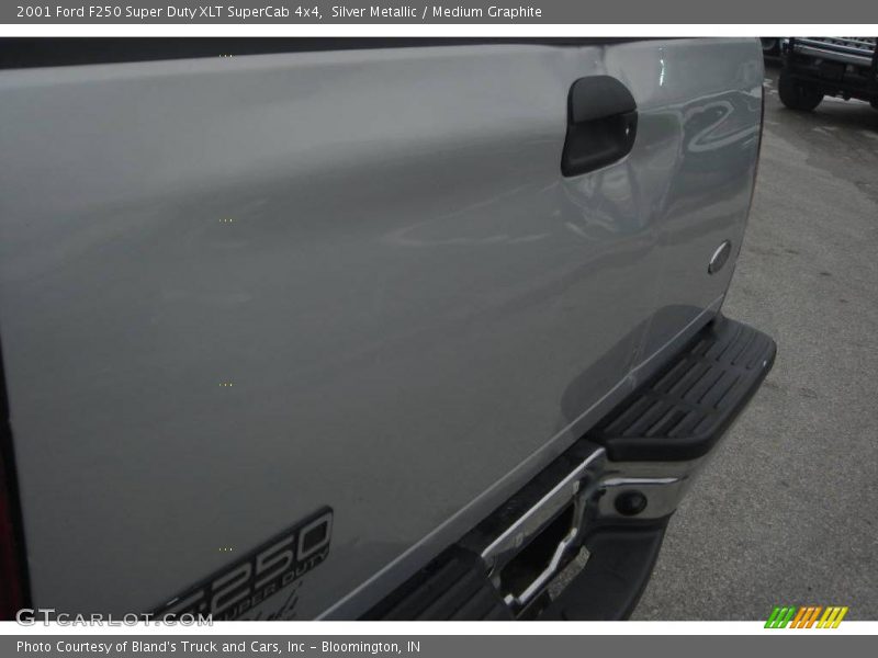 Silver Metallic / Medium Graphite 2001 Ford F250 Super Duty XLT SuperCab 4x4