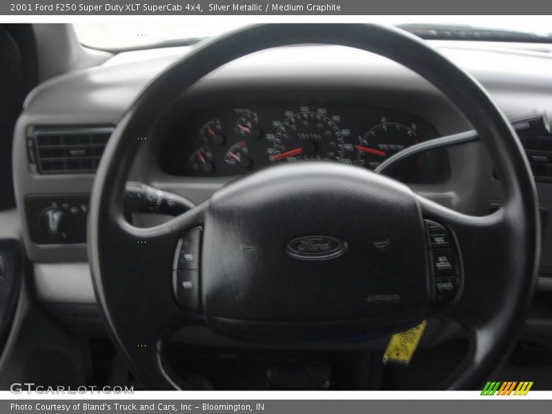 Silver Metallic / Medium Graphite 2001 Ford F250 Super Duty XLT SuperCab 4x4
