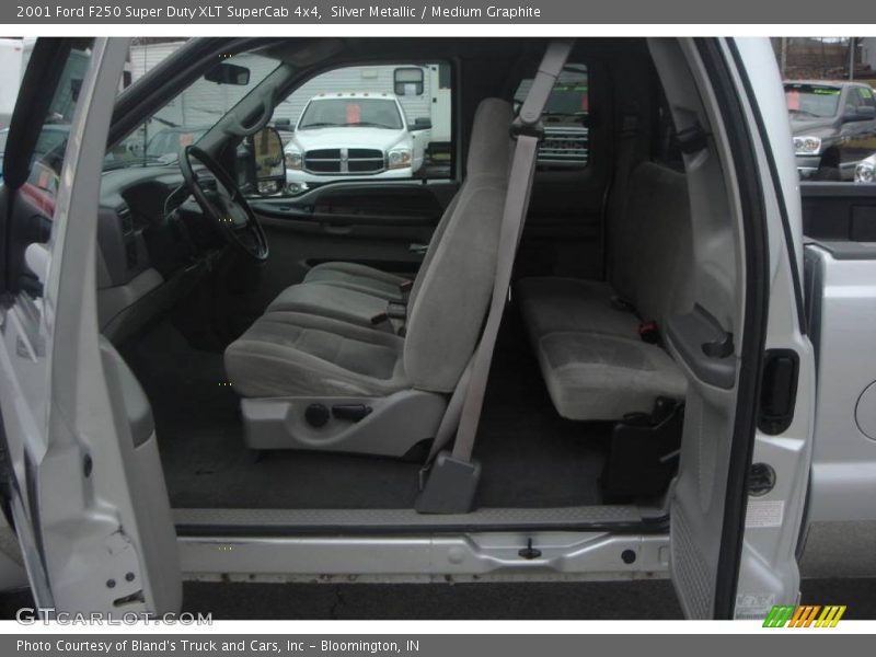 Silver Metallic / Medium Graphite 2001 Ford F250 Super Duty XLT SuperCab 4x4