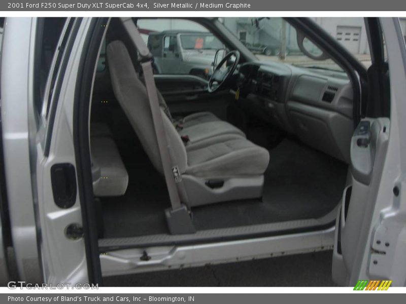 Silver Metallic / Medium Graphite 2001 Ford F250 Super Duty XLT SuperCab 4x4