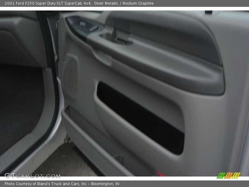 Silver Metallic / Medium Graphite 2001 Ford F250 Super Duty XLT SuperCab 4x4