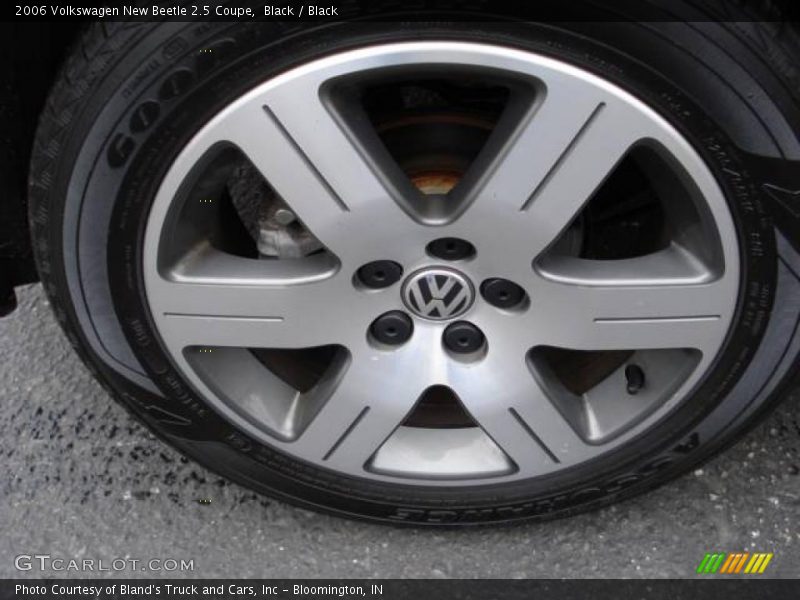 Black / Black 2006 Volkswagen New Beetle 2.5 Coupe