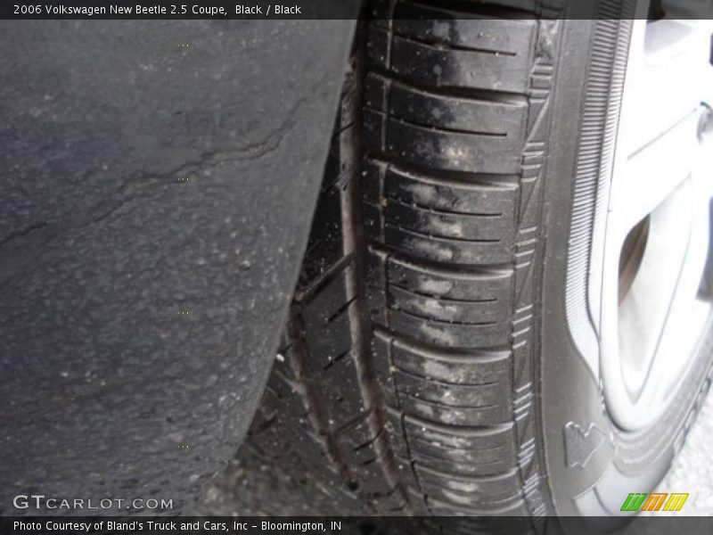 Black / Black 2006 Volkswagen New Beetle 2.5 Coupe