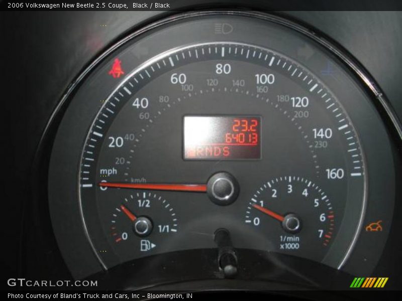 Black / Black 2006 Volkswagen New Beetle 2.5 Coupe