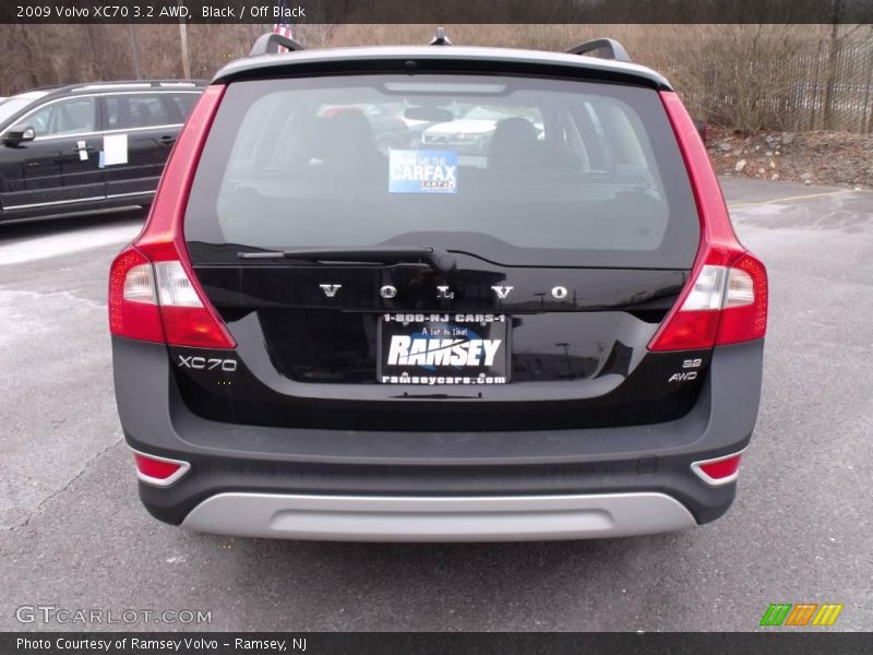 Black / Off Black 2009 Volvo XC70 3.2 AWD