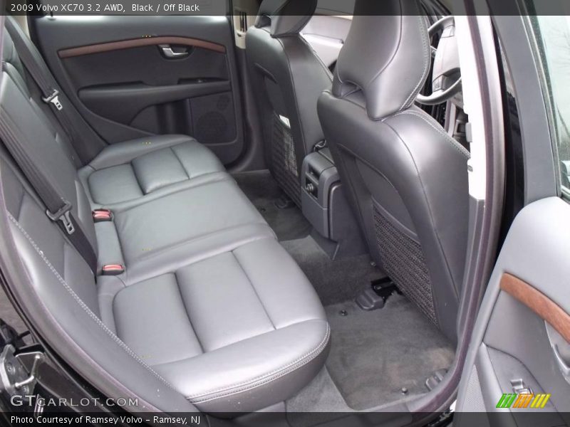 Black / Off Black 2009 Volvo XC70 3.2 AWD