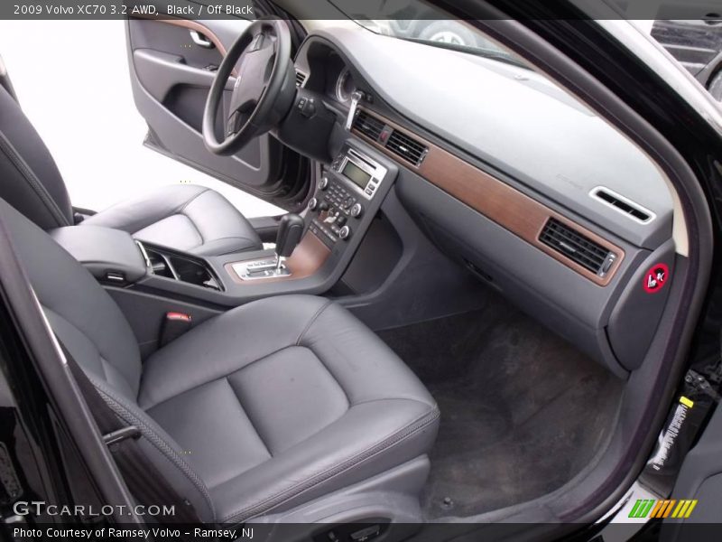 Black / Off Black 2009 Volvo XC70 3.2 AWD