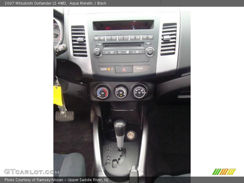 Aqua Metallic / Black 2007 Mitsubishi Outlander LS 4WD