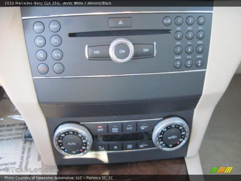 Arctic White / Almond/Black 2010 Mercedes-Benz GLK 350