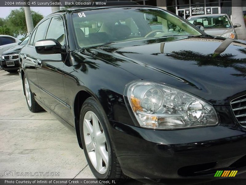 Black Obsidian / Willow 2004 Infiniti Q 45 Luxury Sedan