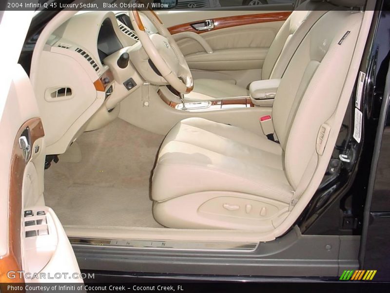 Black Obsidian / Willow 2004 Infiniti Q 45 Luxury Sedan