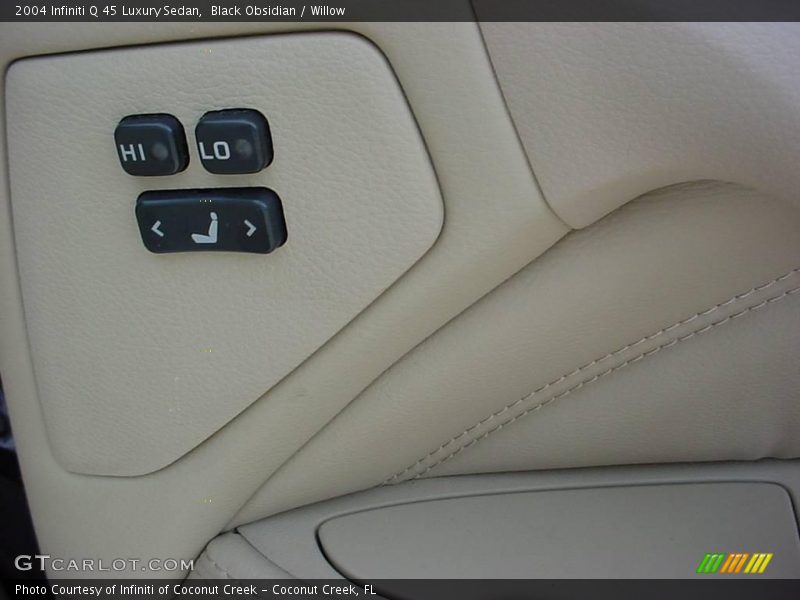 Black Obsidian / Willow 2004 Infiniti Q 45 Luxury Sedan