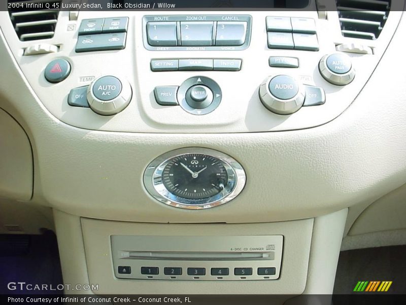Black Obsidian / Willow 2004 Infiniti Q 45 Luxury Sedan