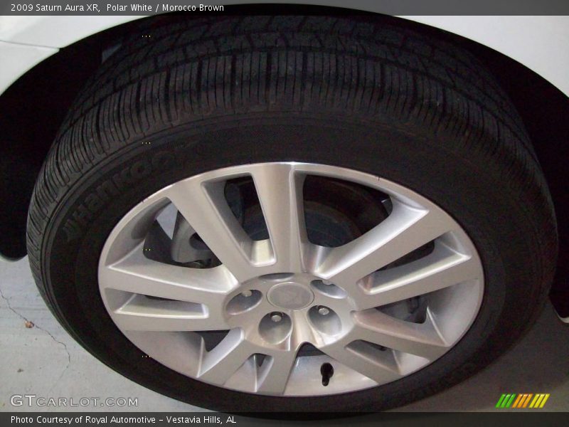 Polar White / Morocco Brown 2009 Saturn Aura XR