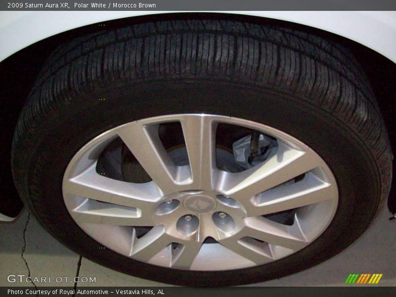 Polar White / Morocco Brown 2009 Saturn Aura XR