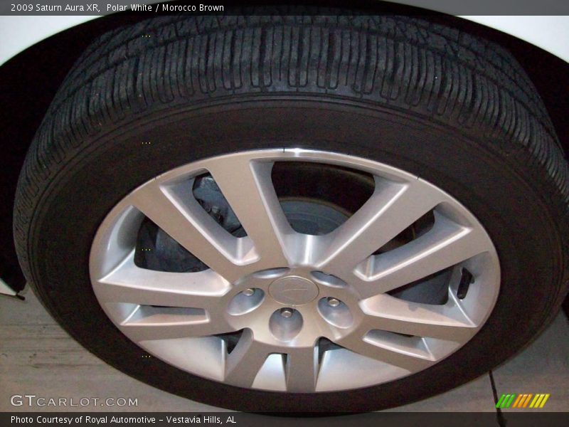 Polar White / Morocco Brown 2009 Saturn Aura XR