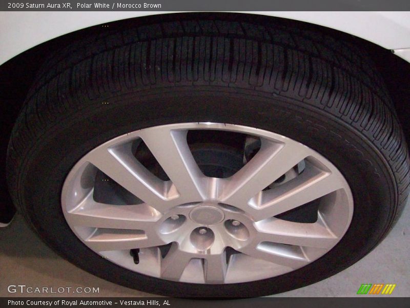 Polar White / Morocco Brown 2009 Saturn Aura XR