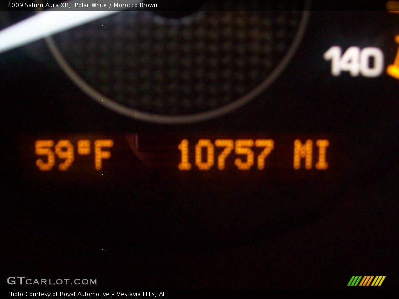 Polar White / Morocco Brown 2009 Saturn Aura XR