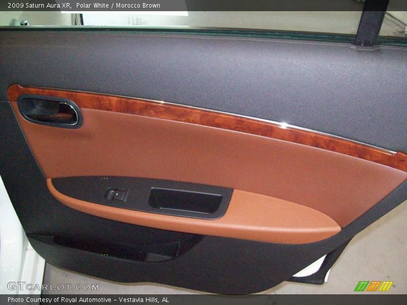 Polar White / Morocco Brown 2009 Saturn Aura XR
