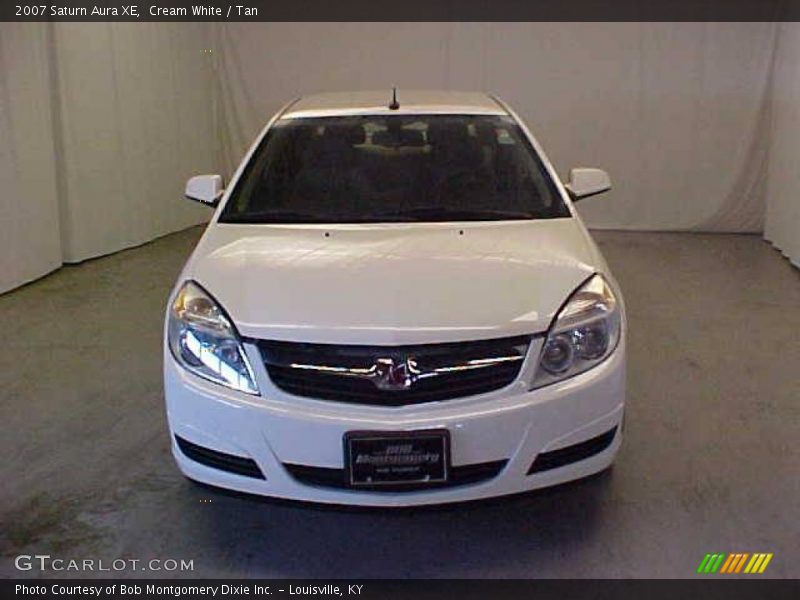 Cream White / Tan 2007 Saturn Aura XE