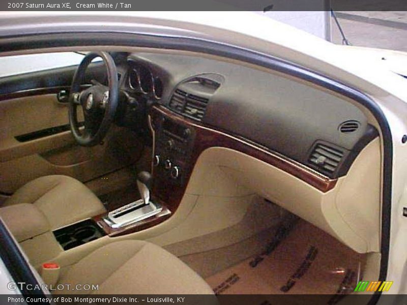 Cream White / Tan 2007 Saturn Aura XE