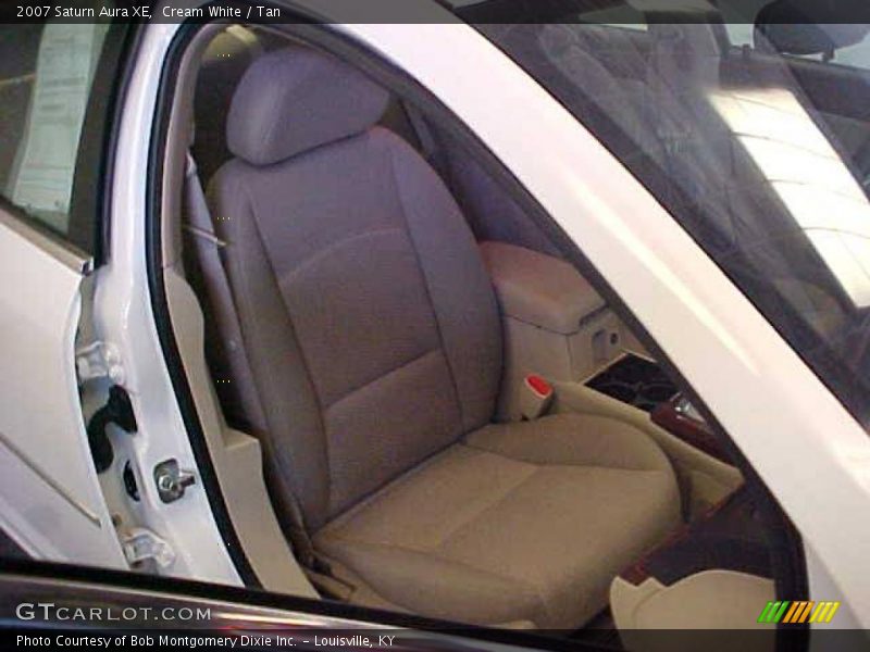Cream White / Tan 2007 Saturn Aura XE