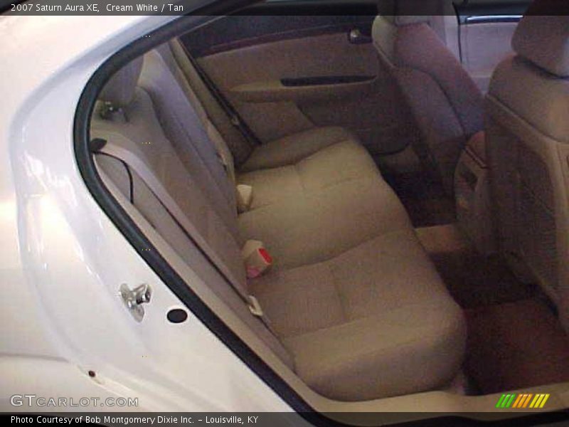 Cream White / Tan 2007 Saturn Aura XE
