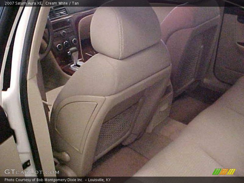 Cream White / Tan 2007 Saturn Aura XE