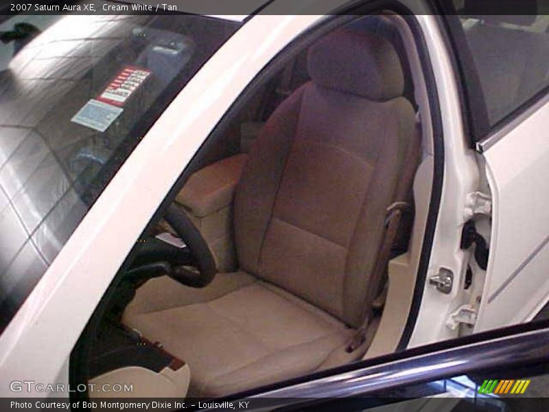 Cream White / Tan 2007 Saturn Aura XE