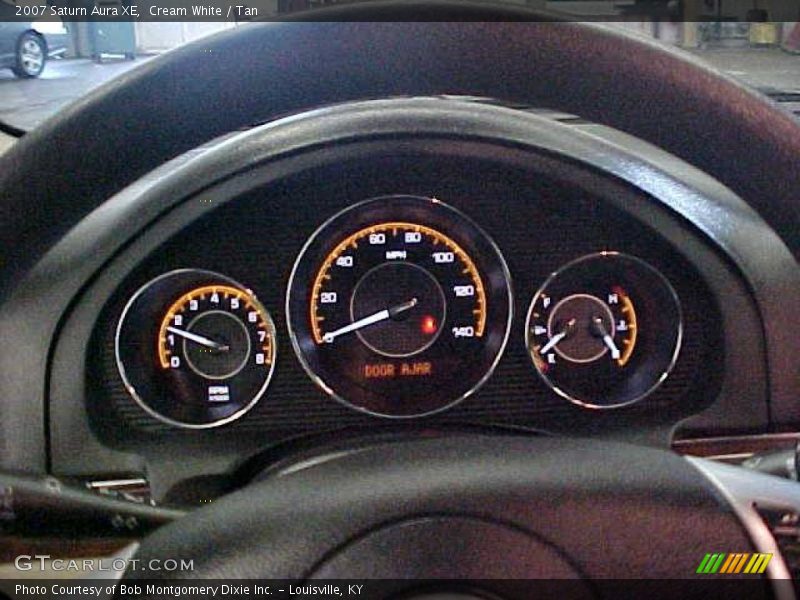Cream White / Tan 2007 Saturn Aura XE