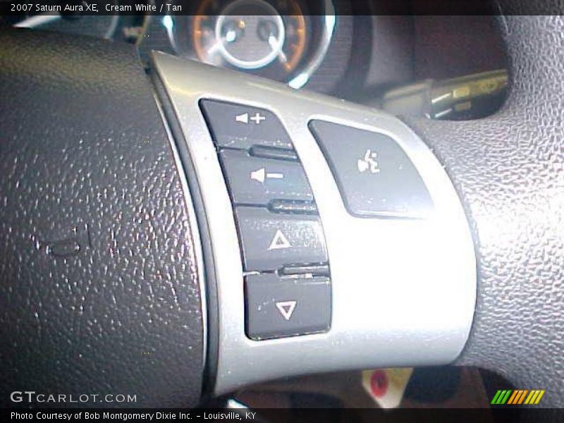 Cream White / Tan 2007 Saturn Aura XE