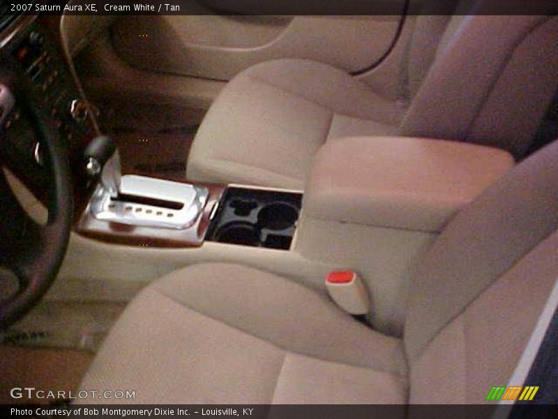 Cream White / Tan 2007 Saturn Aura XE