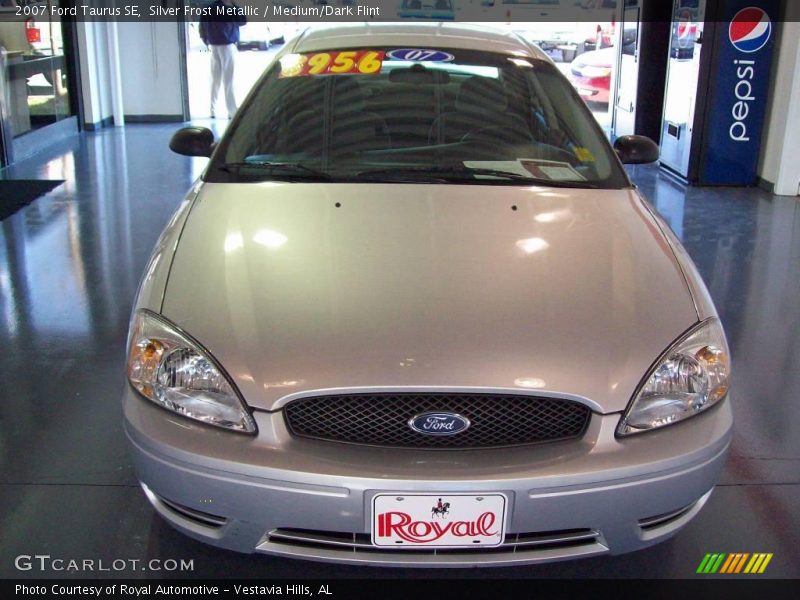 Silver Frost Metallic / Medium/Dark Flint 2007 Ford Taurus SE