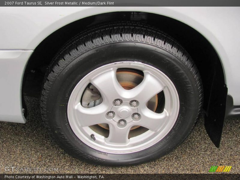 Silver Frost Metallic / Medium/Dark Flint 2007 Ford Taurus SE