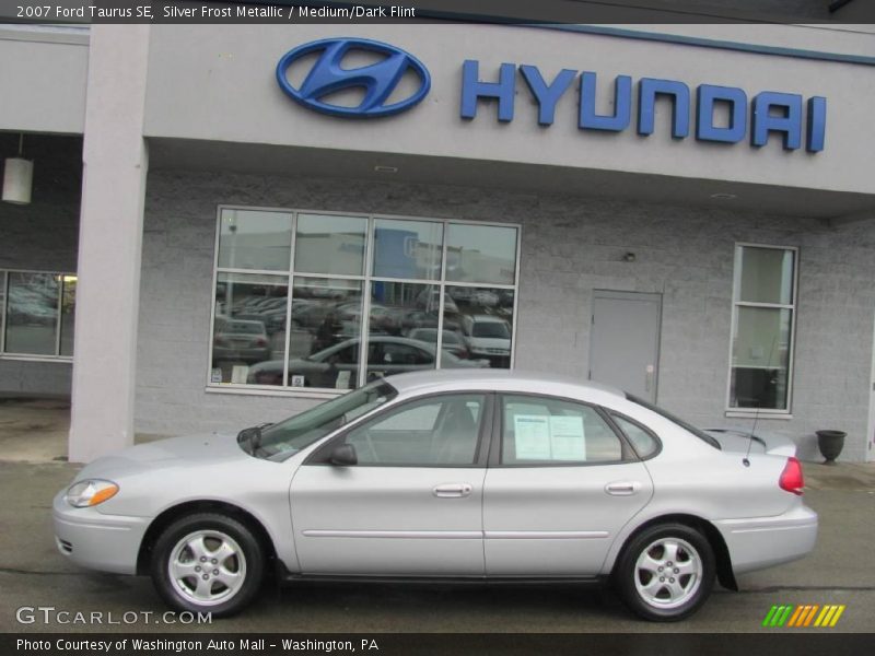 Silver Frost Metallic / Medium/Dark Flint 2007 Ford Taurus SE