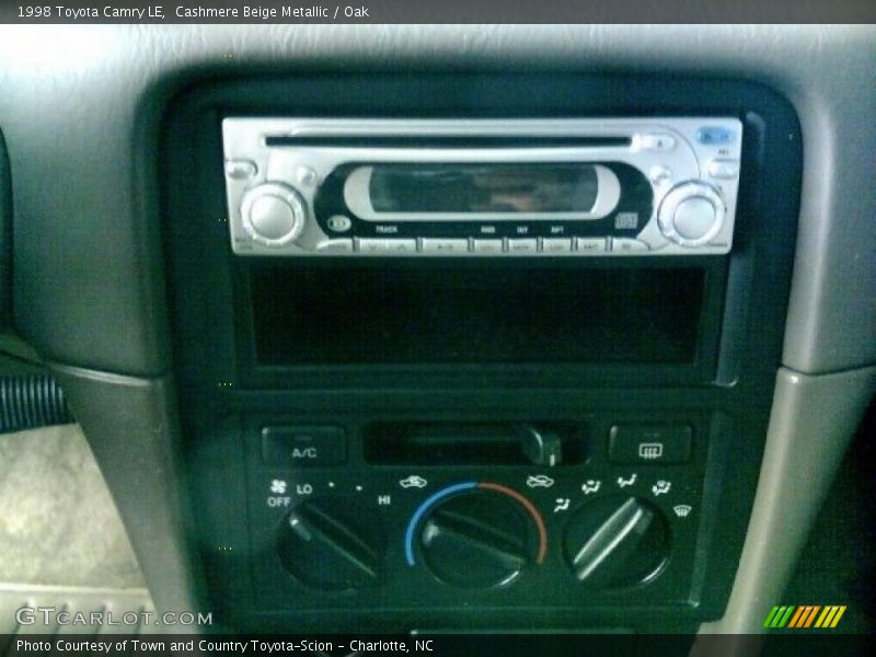 Cashmere Beige Metallic / Oak 1998 Toyota Camry LE