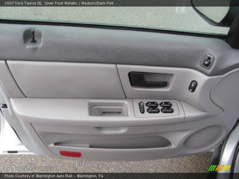 Silver Frost Metallic / Medium/Dark Flint 2007 Ford Taurus SE