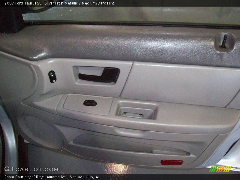 Silver Frost Metallic / Medium/Dark Flint 2007 Ford Taurus SE