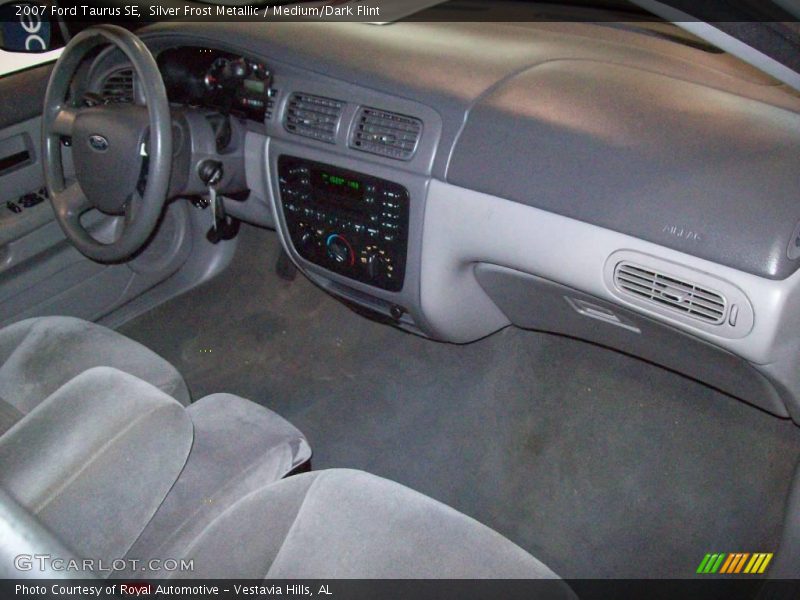 Silver Frost Metallic / Medium/Dark Flint 2007 Ford Taurus SE