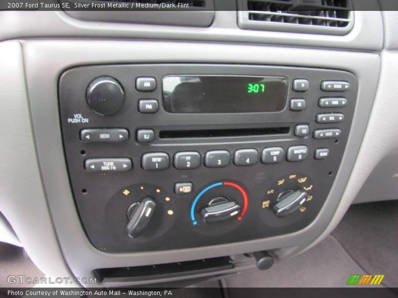 Silver Frost Metallic / Medium/Dark Flint 2007 Ford Taurus SE