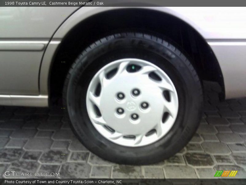 Cashmere Beige Metallic / Oak 1998 Toyota Camry LE